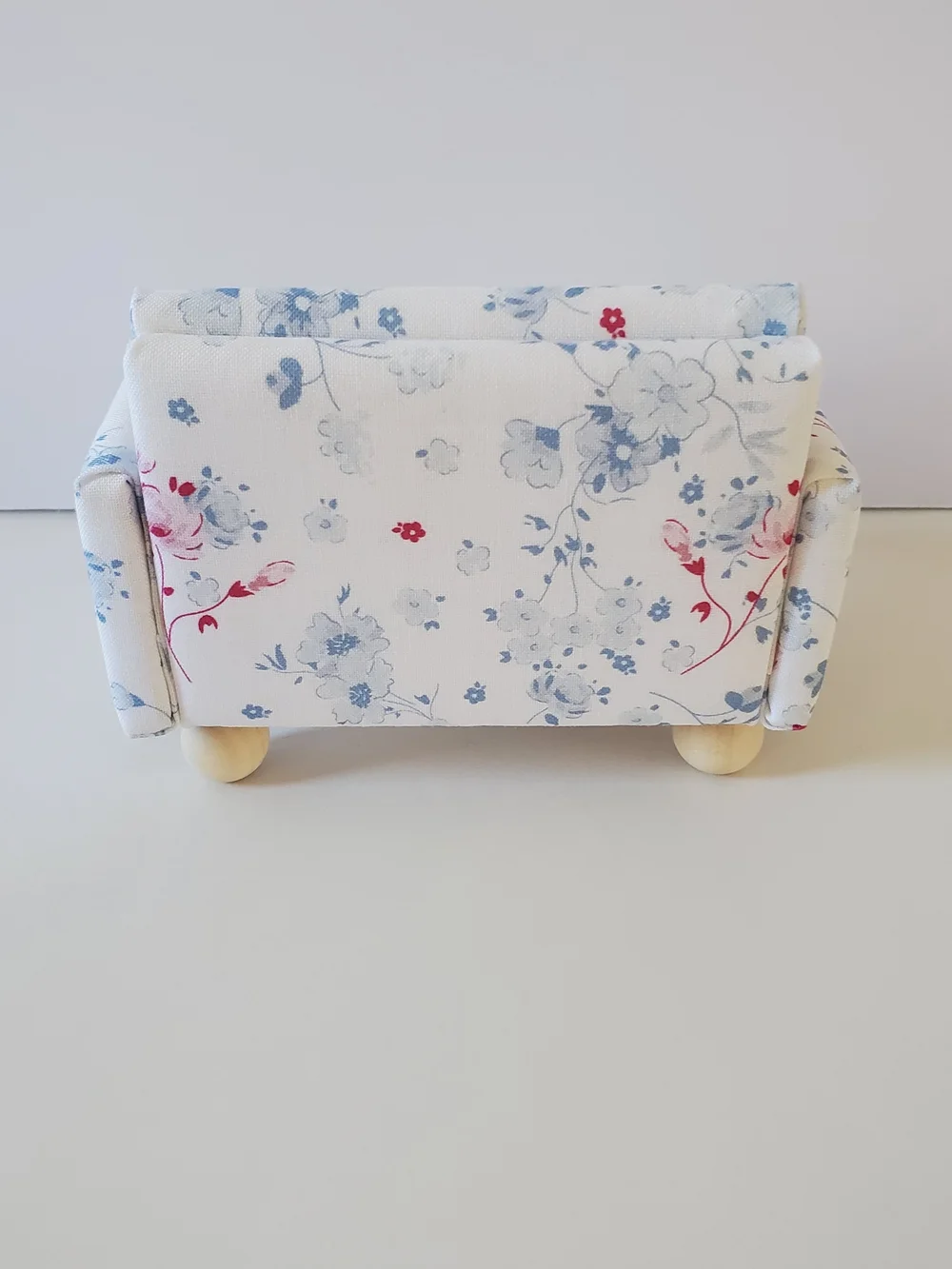 Miniature Dollhouse 1:12 Scale Loveseat Floral Sofa Maileg